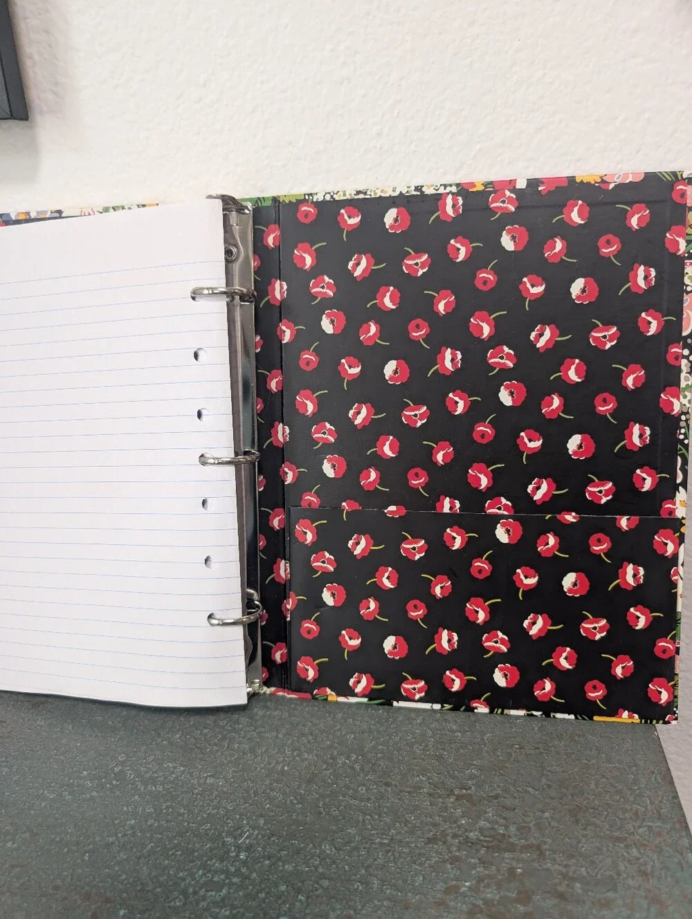 Vera Bradley Poppy Fields Small 3 Ring Binder w/ Note Paper and Interior Pockets